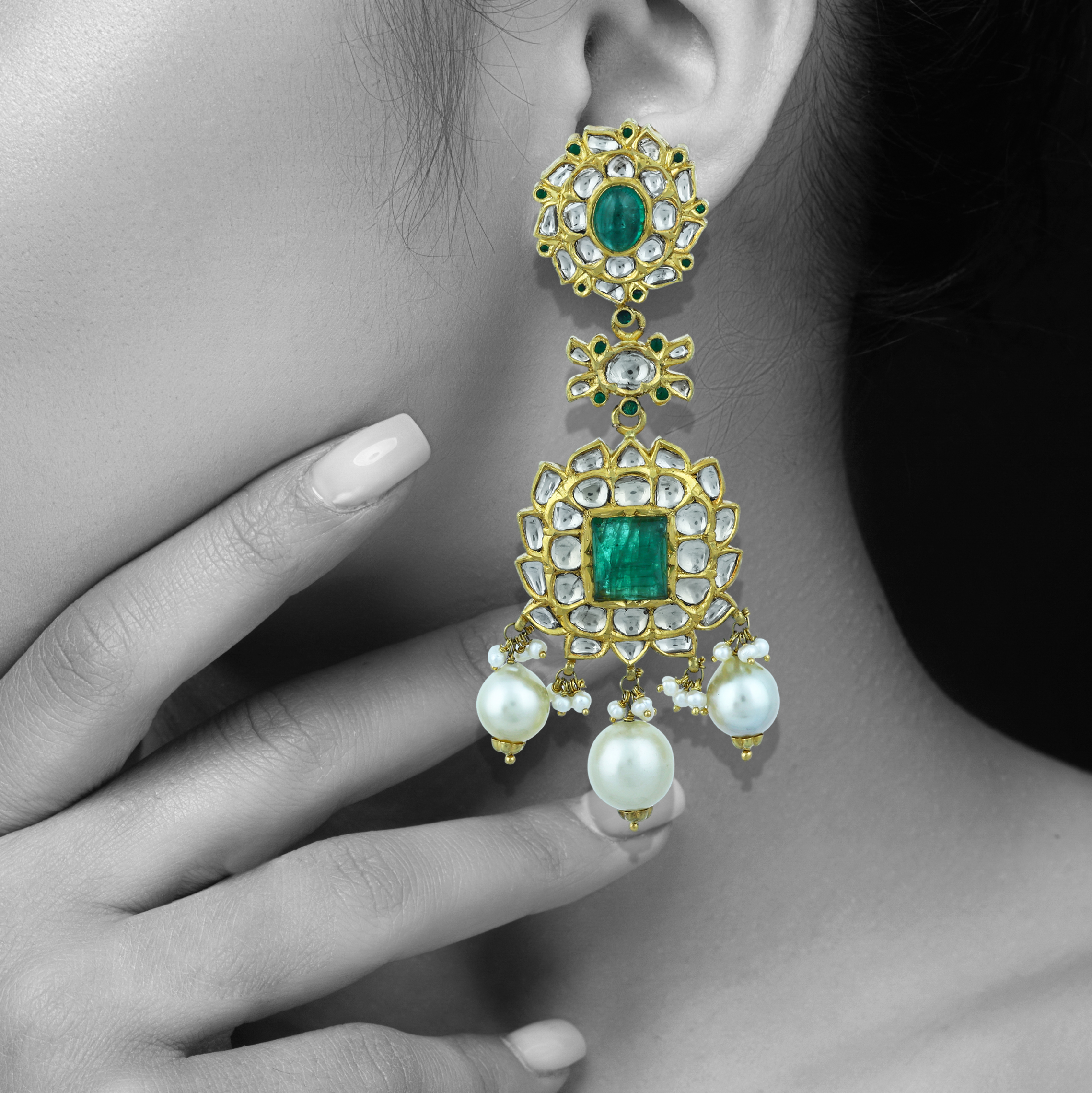 Triple-Line Necklace Set with Polkis, Emerald Pendant & Pearls