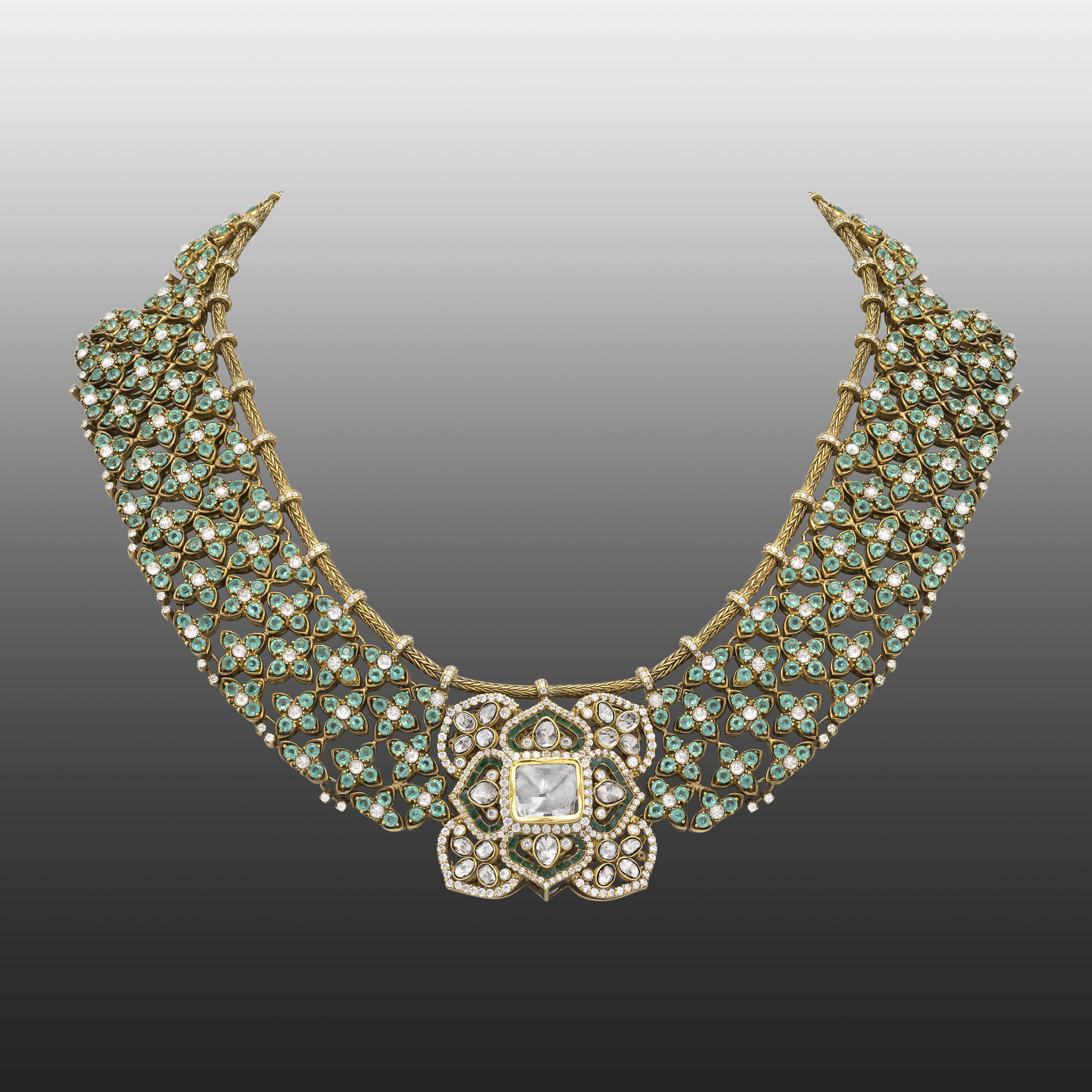 Emerald Cabochon Mesh Necklace