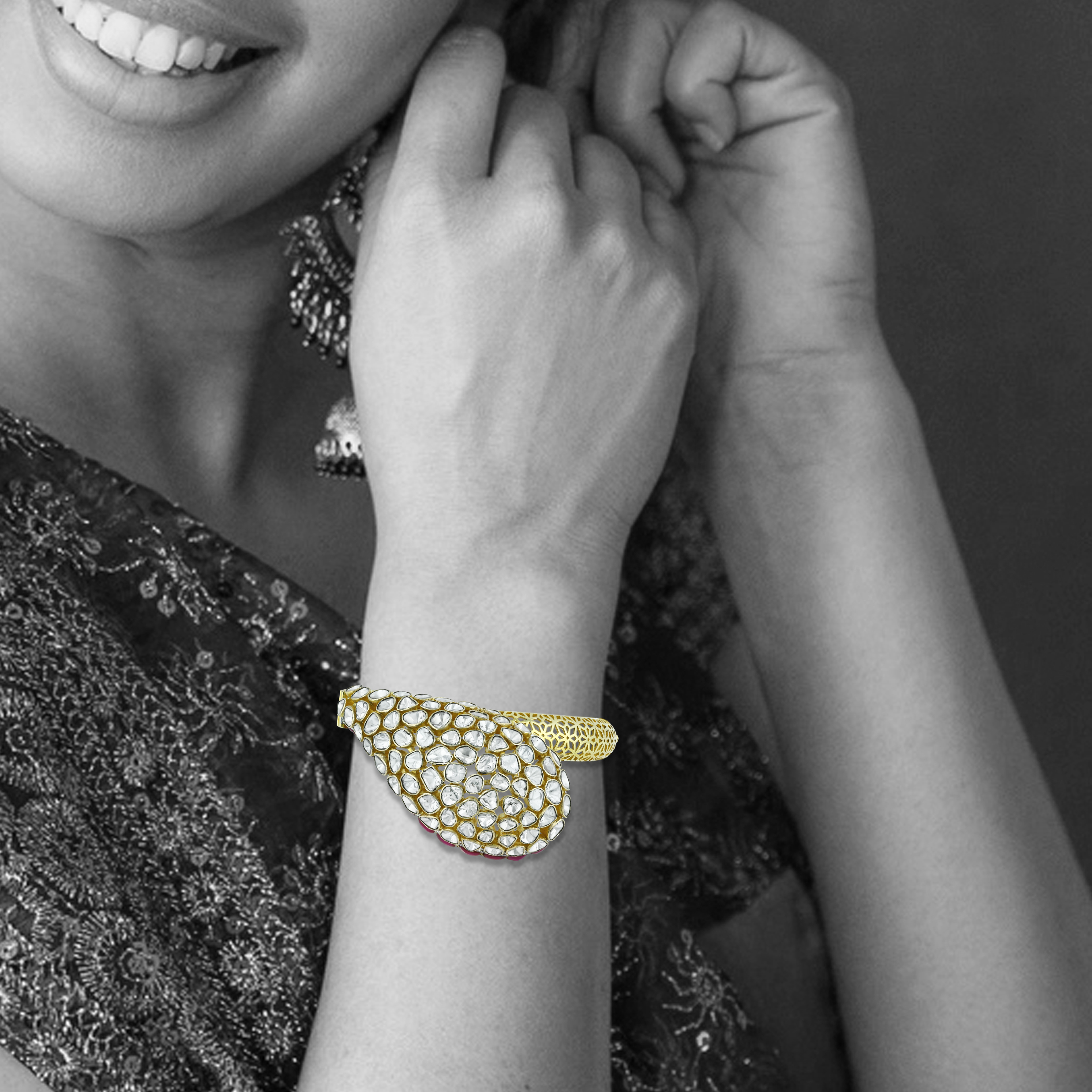 Teardrop Polki Bangle with Pink Talaf and Lattice Detailing