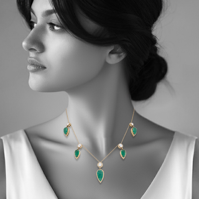 Gold Chain Necklace with Pear-Shaped Emerald and Polki Charms